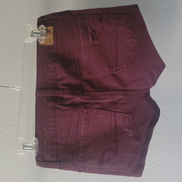 American Eagle Outfitters - Maroon Stretch Shortie - Size 2 - Picture 5 of 10